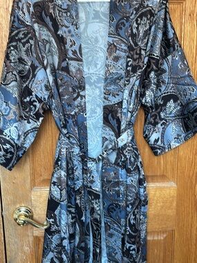 Light Blue and Black Paisley Kimono Robe
